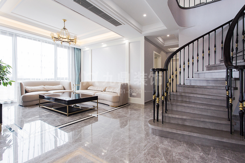 軟裝設計攻略：客廳沙發區的收納技巧